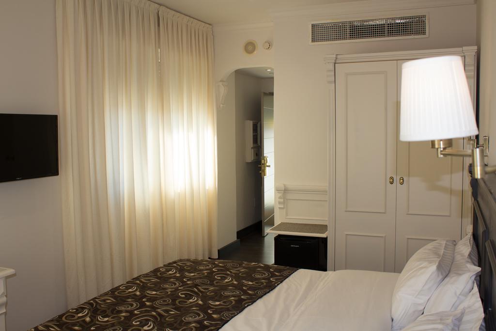 Avent Verahotel Luaran gambar